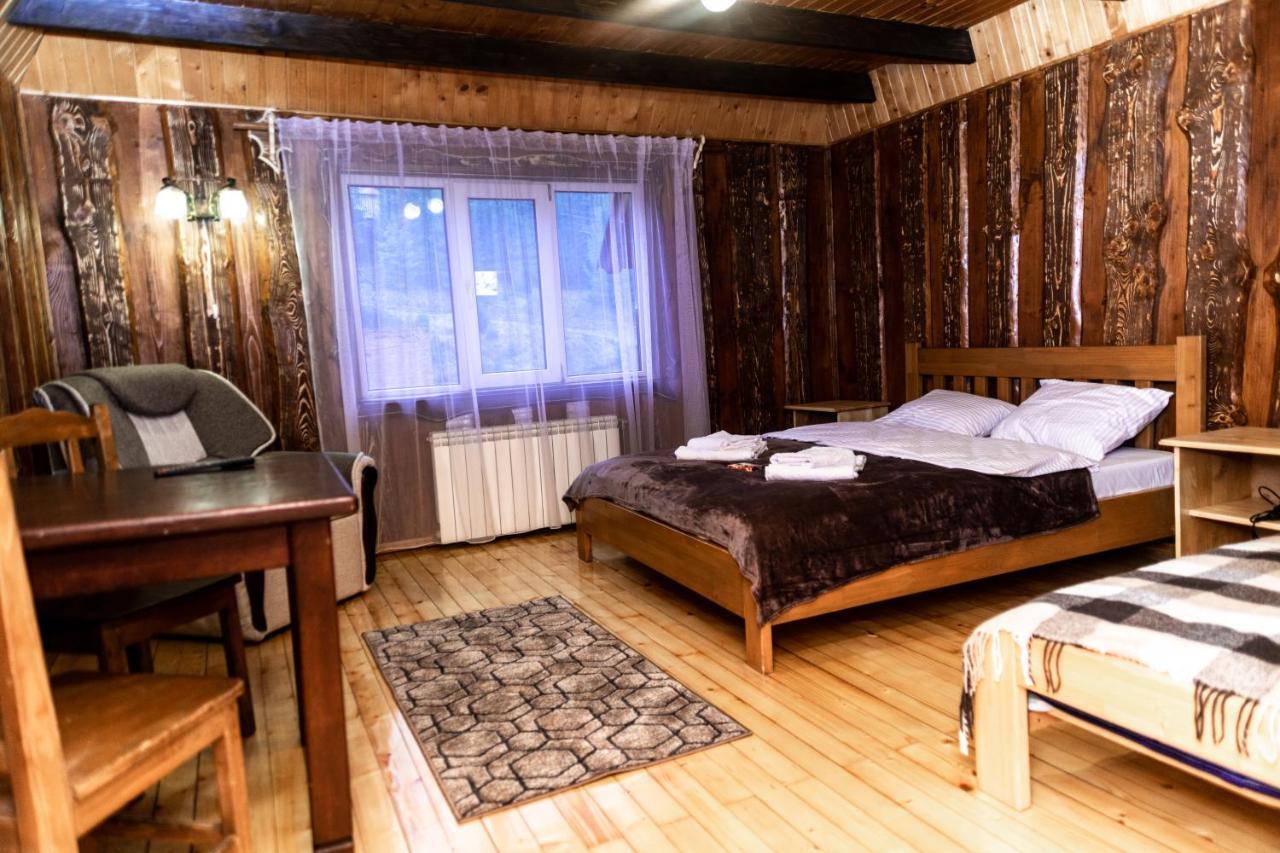 Hotel Wood House à Pilipets Extérieur photo